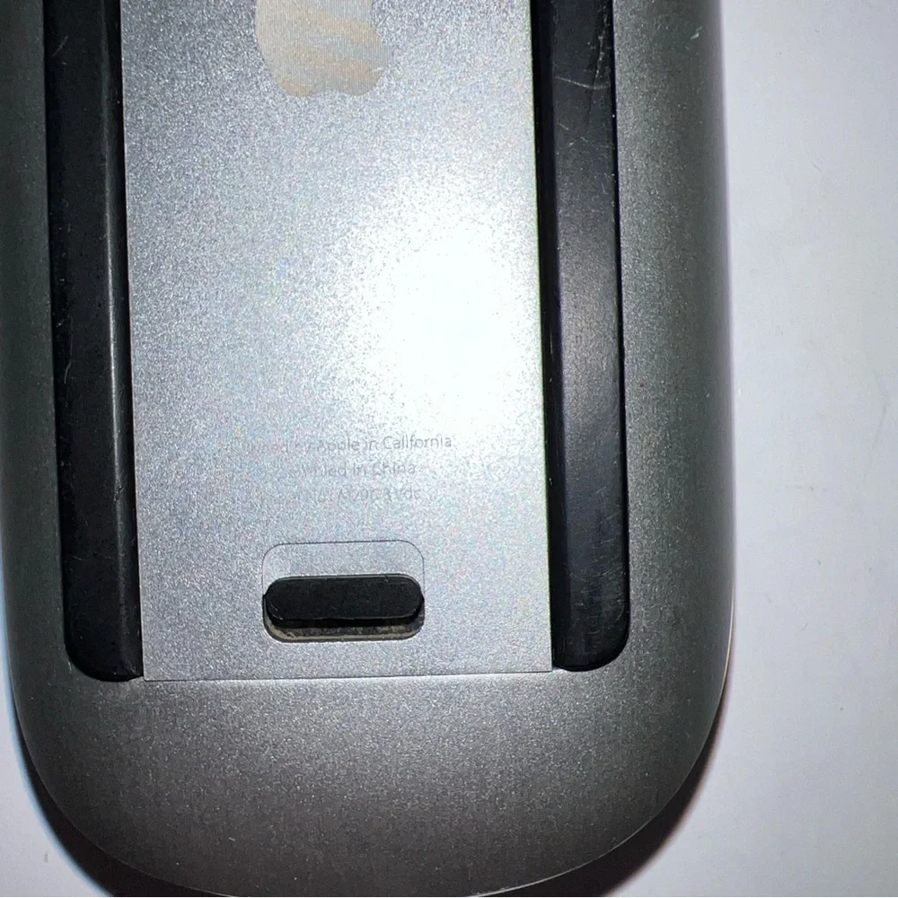 Apple Magic Laser Mouse Wireless Bluetooth White A1296 Untested preowned Read!!
